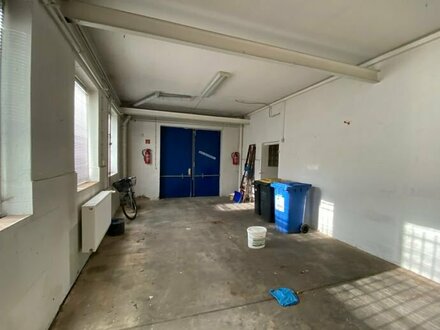 Platz für Ihre Projekte! Garage mit Lagerfläche in Ottendorf-Okrilla zu vermieten