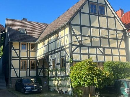 Historischer Charme mit stilvollem Ambiente - Geschmackvoll restauriertes Fachwerkhaus mit viel Platz