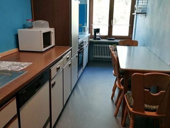 Gemütliche, voll möblierte, WG-geeignete 5-Zimmer-Wohnung in EG-Lage, ruhig und idyllisch gelegen, mit Stellplatz - sof…