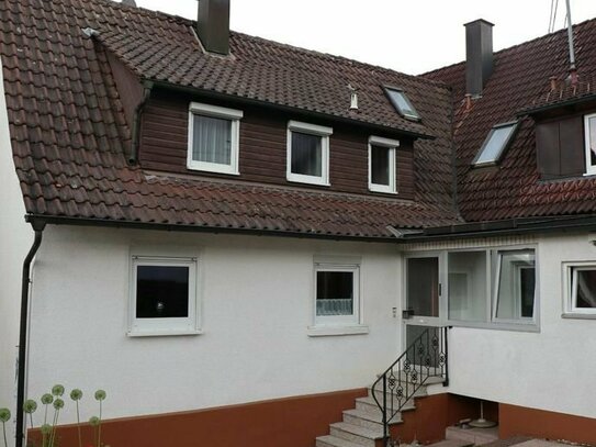 Gemütliche Doppelhaushälfte mit viel Potenzial in Waldachtal-Lützenhardt