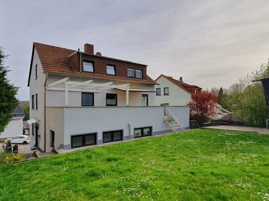 3-Familienhaus, 2 große Terrassen, Dachloggia + Garten