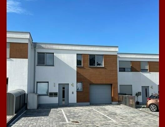 Moderne, neuwertige Erdgeschosswohnung mit Garage und PV, in Geilenkirchen