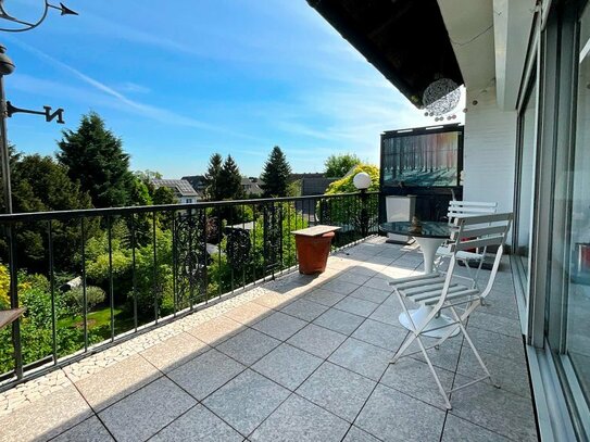 Schöne Wohnung mit eigenem Eingang, großem Balkon und Blick ins Grüne in Speldorf