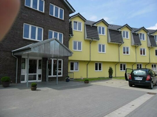 3 Zimmer - Aktuell eine Wohnung FREI - Senioren-Servicewohnen mit Niveau: Seniorenresidenz Apfelhof - mit 24 St. Pflege…