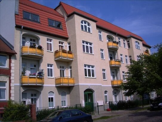 SONNENAUFGANG VOM BALKON - Helle 2-Zimmer-Wohnung - am STADTZENTRUM, nahe LEHNITZSEE, Polizeischule