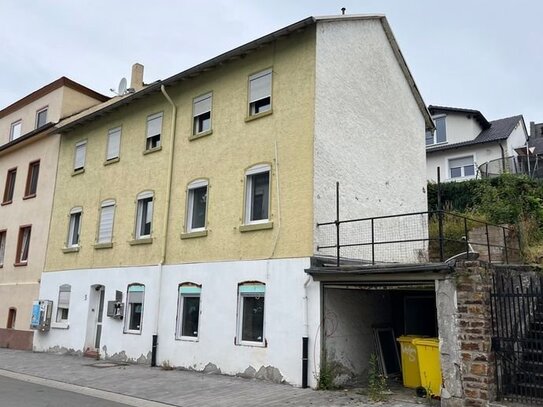 *** Charmantes Zweifamilienhaus mit Renovierungspotenzial in Nassau ***