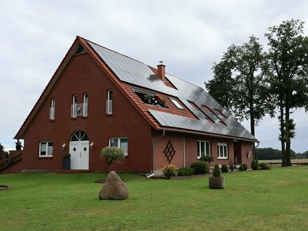 Idyllisch Wohnen in Recke - geschmackvolles Zweifamilienhaus mit Ackerflächen