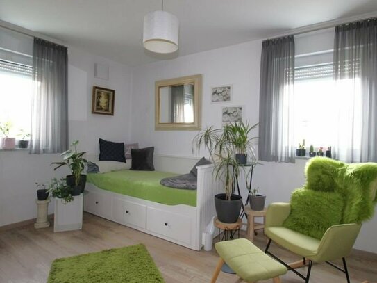 Moderne 3-Zimmer-Wohnung mit einer Einbauküche, einer großzügigen Terrasse samt Garten!