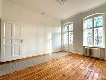 UNWEIT SCHLOSSSTR. - ERSTBEZUG NACH RENOVIERUNG - TOLLE GUT GESCHNITTENE 2 ZIM-AB MIT BALKON