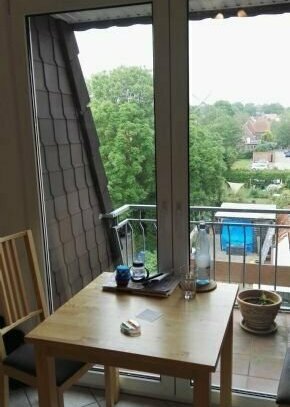 Reserviert: 3 ZKB-Dachgeschosswohnung, 4 Balkone, im AOK-Viertel