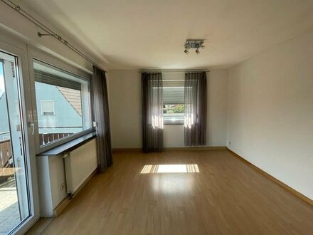 90 qm Wohnung, Balkon mit schöner Aussicht und Gartenanteil