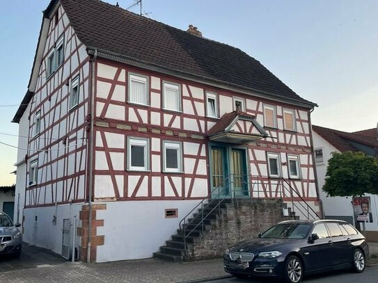 Kulturdenkmal mit Nebengebäude in Mümling-Grumbach sucht neue Hausherrn