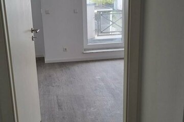 Erstbezug nach Komplettsanierung! Moderne 2 Zimmer Wohnung im 1. OG, sehr gute Lage.