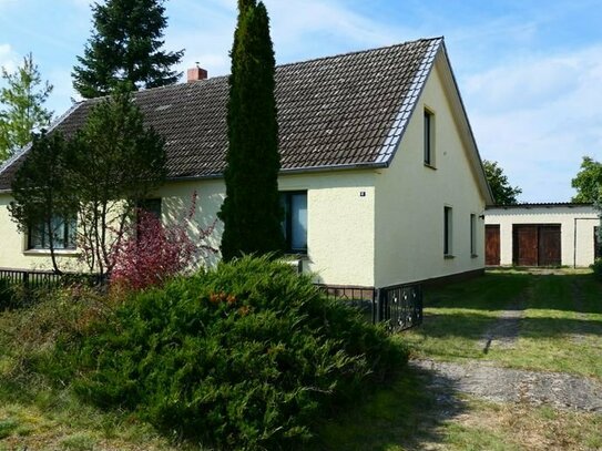 Wohnen wo andere Urlaub machen: Ruhig gelegenes 7-Zimmer-Haus mit großem Garten in der Mecklenburger Seenplatte