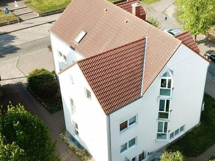 Werden Sie selbst Eigentümer! Schicke 2-Raumwohnung mit Balkon und Garage in Holzweißig zu verkaufen