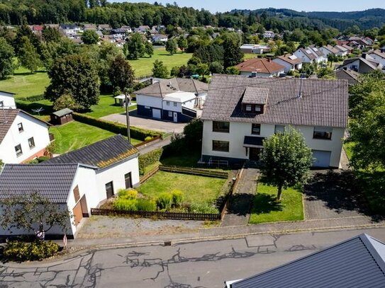 ***Schönes Bauernhaus mit separaten Bauplatz und Nebengebäude inkl. Backhaus/Räucherhaus***