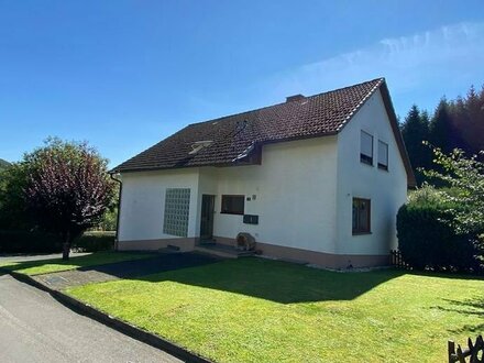 2-Familienhaus mit kleinem Appartement in Le.-Oedingen!