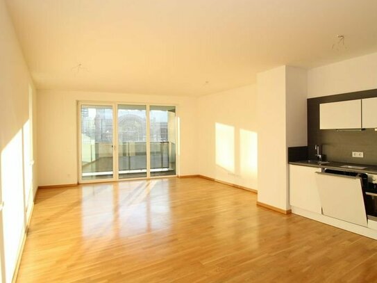 Individuelle 3-Zimmerwohnung im Zentrum ** Bad en suite + Einbauküche + Balkon **