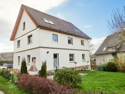Komplett renoviertes großzügiges Ein-/Zweifamilienhaus in ruhiger Lage von Blomberg