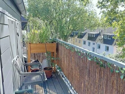 E-Rüttenscheid: 2,5 R - Dachgeschosswohnung, 65 m², mit Balkon, Wohnküche in ruhiger und zentraler Lage