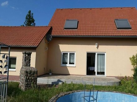 *VERKAUFT* Einfamilienhaus in Hoyerswerda, Ortsteil - mit Terrasse, Garten, kleinem Pool und Garage