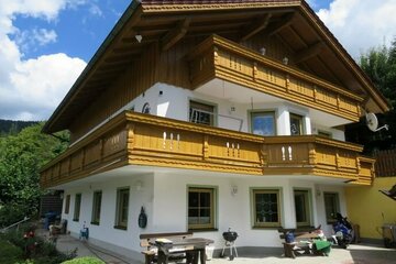 Zweifamilien-Landhaus mit Einliegerwohnung in absolut ruhiger Höhenlage mit Ausblick in Bodenmais