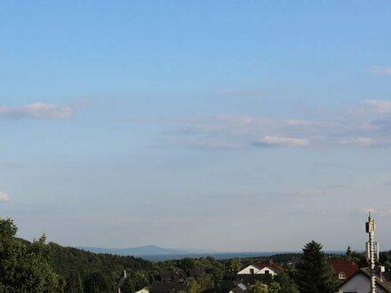 Helle 3-Zimmerwohnung mit zwei Balkonen und spektakulärem Fernblick