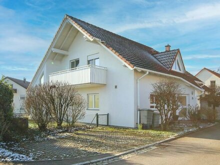 Modernes Einfamilienhaus mit großem Garten und 2 Stellplätzen