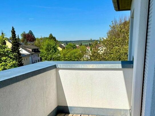 Über den Dächern von Burglengenfeld: 4-Zimmer-Wohnung mit Attika-Terrasse