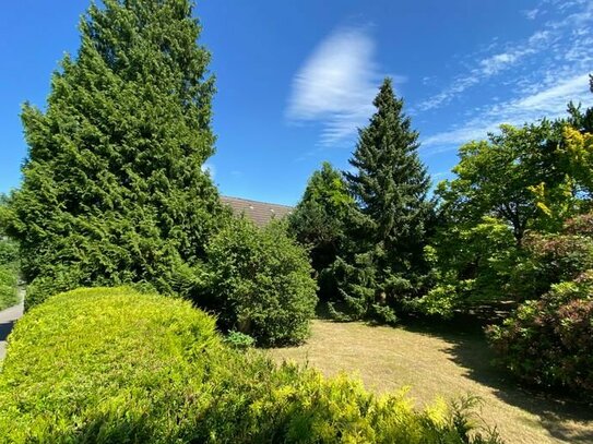 Freistehendes idyllisches Einfamilienhaus mit Gartenpark