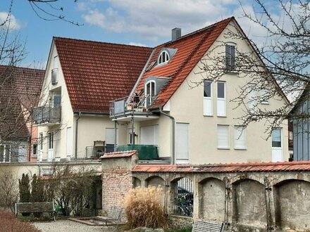 ZENTRAL MIT BLICK INS GRÜNE! Lichtdurchflutete 4 1/2-Zi.Maisonettewhg. mit Balkon + Garage