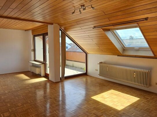 Gemütliche, ruhig gelegene 2-Zimmer-Dachgeschoß-Wohnung in Burlafingen