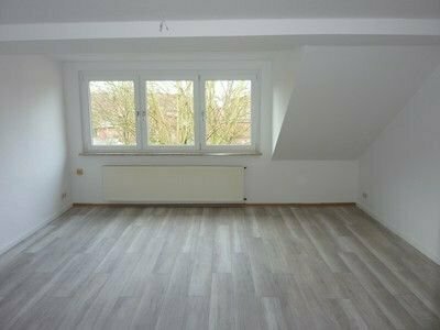 - Neu sanierte Dachgeschoss-Wohnung -