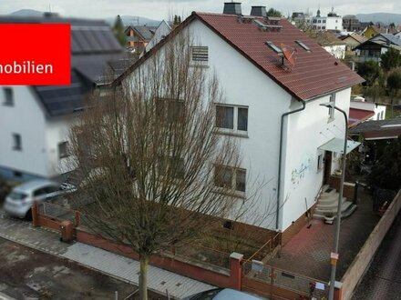 Renovierungsbedürftiges Juwel auf großem Grundstück