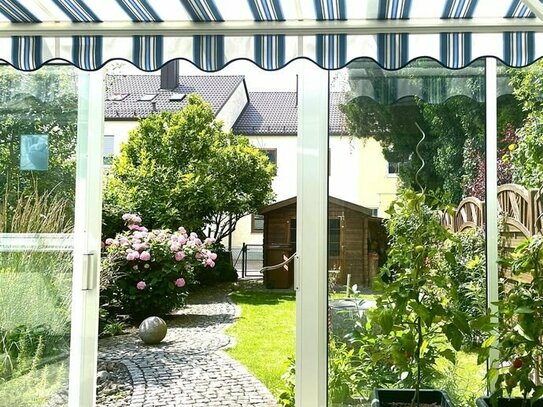 Schönes RMH mit Solaranlage, Loggia, Wintergarten mit Garten und Garage in Bobingen-Siedlung kaufen