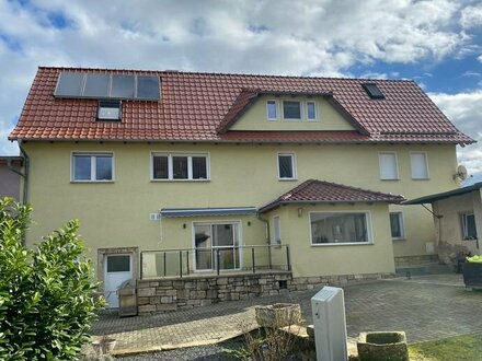 Einfamilienhaus mit großem Grundstück - komplett saniert