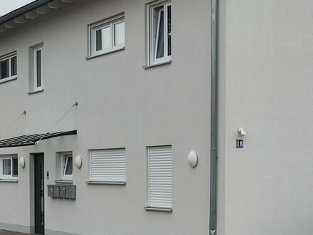 München-Pendler - Neuwertige 4-Zi.-EG-Wohnung mit Terrasse in Tüssling - Energieeffizienz: A+
