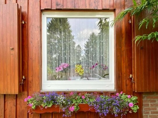 Otterstedter See: Holzhaus mit Kamin und Fasssauna