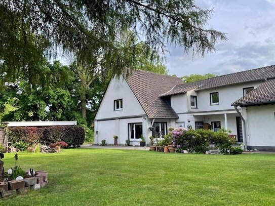 Freistehendes Zweifamilienhaus in ansprechender Ortsrandlage von Bergkamen-Overberge