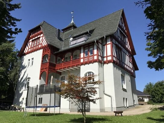 Traumhafte Maisonette Wohnung in hist. Villa mit eigenem Park in Pößneck