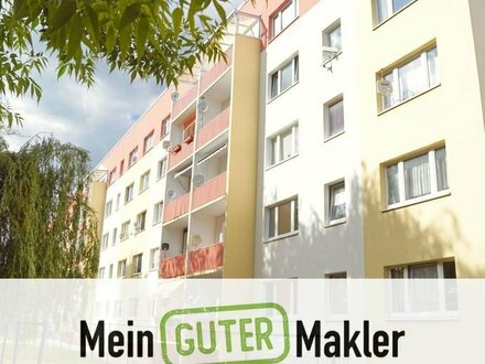 Familienfreundliche Anlage: gepflegte 3 Raum Wohnung mit Loggia zentral in Bad Düben