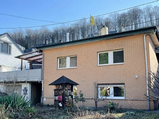 Renovierungsbedürftiges Einfamilienhaus mit Einliegerwohnung in Koblenz Braubach