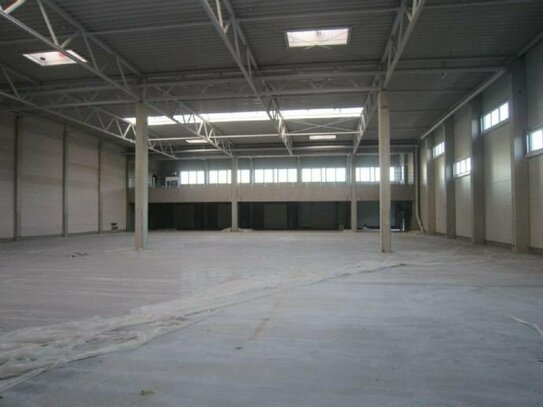 4.395 m² Logistikhalle + 1.006 m² Bürofläche in Trebur zu vermieten