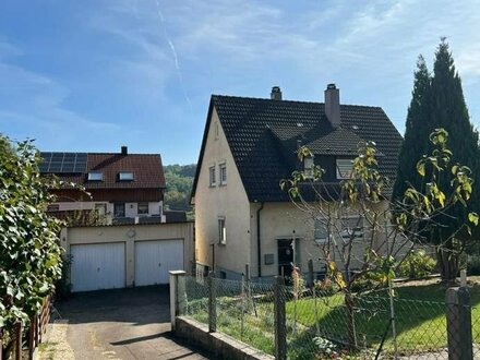 Zweifamilienwohnhaus in ruhiger Randlage von Albershausen