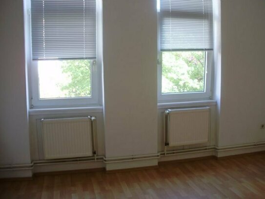 renovierte 1-Zimmer-Wohnung mit EBK und grossem Wannenbad in Offenbach am Main Stadtmitte nur für 1 Person zu vermieten…