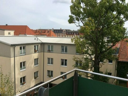 ~ Tolle 3-Raumwohnung in der Feldstadt mit Balkon, ruhig und doch zentral ~