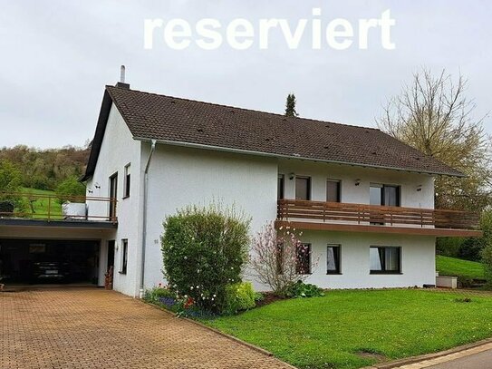 reserviert - Freistehendes, gepflegtes Wohnhaus im Grünen mit großem Grundstück und Fernblick in ruhiger Lage von Merzi…