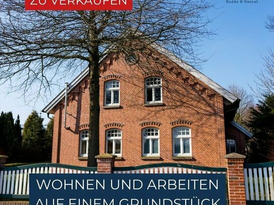 Besondere Immobilie mit Wohnhaus, Bürofläche und Halle. Perfekt für die Kombination von Wohnen und Arbeiten auf einem G…