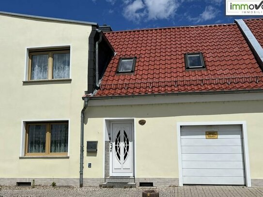 Renovierungsbedürftiges Reihenmittelhaus mit Nebengelass und großem Garten in Calbe zu verkaufen!