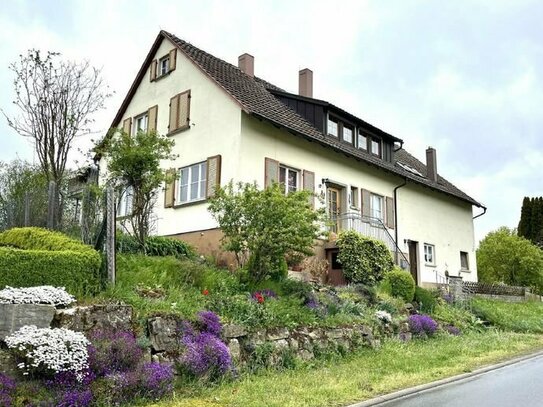 Großes Anwesen / 1-2 Familienwohnhaus mit viel Potential in Weikersheim-Nassau